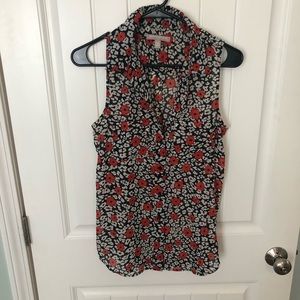 Patterned sleeveless blouse